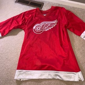Red wings jersey
